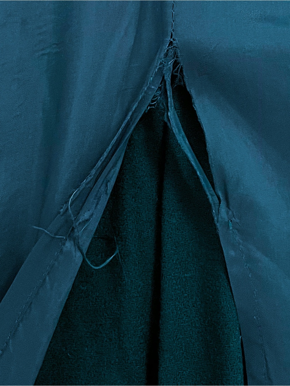 💚 Vintage 100% Wool Drop Waist Midi Skirt in Emerald Green 💚 - Picture 5 of 5